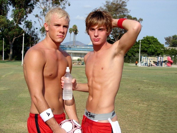 Shirtless summer gay teen boys By admin July 22 2009 1139 pm