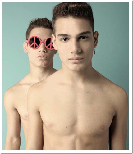 Cute_faces_behind_sunglasses-gayteenboys18 (17)