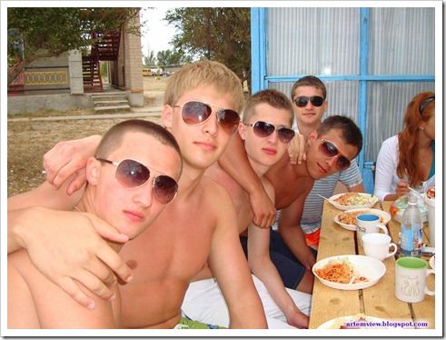 Cute_faces_behind_sunglasses-gayteenboys18 (19)