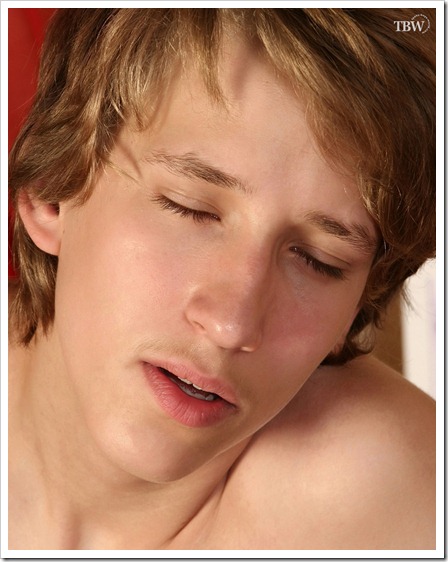 Romantic gay teen boy model Scott_086