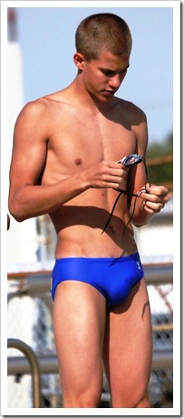 Teen_boys_in_speedos_and_swim_shorts (16)