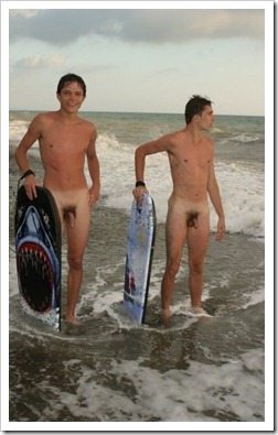 Boarder_twinks_and_beach_bums (9)
