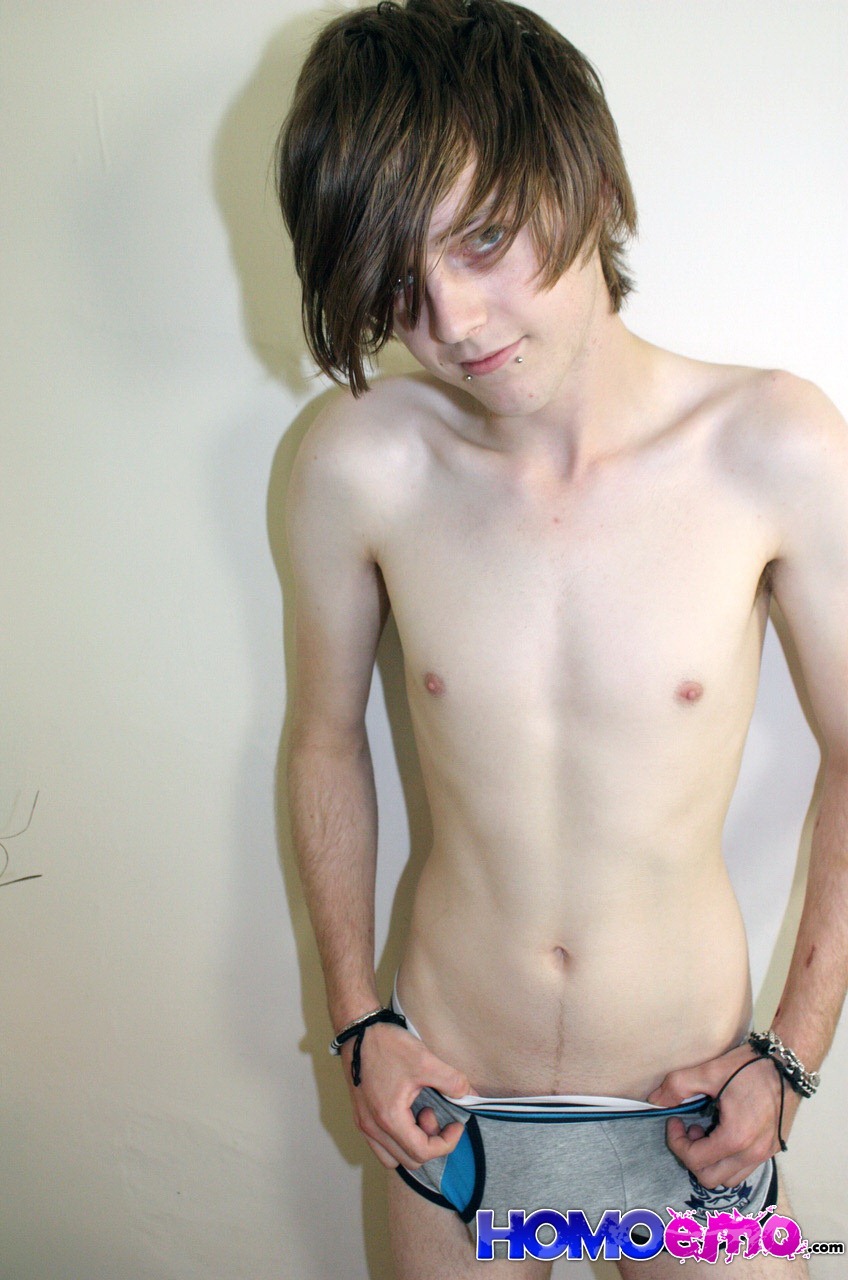 Emo teen boy Tyler Archers Jerks Off - Gay teen boys 18